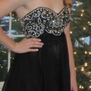 Size 4 Sherri Hill Short Formal or Prom Dress Black with beaded top
